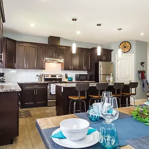 https://executive-mountain-style-home-5-minutes-to-wem-free.edmonton-hotels.net